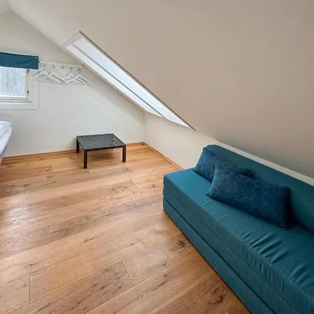 Beautiful In With House Sea View Apartman